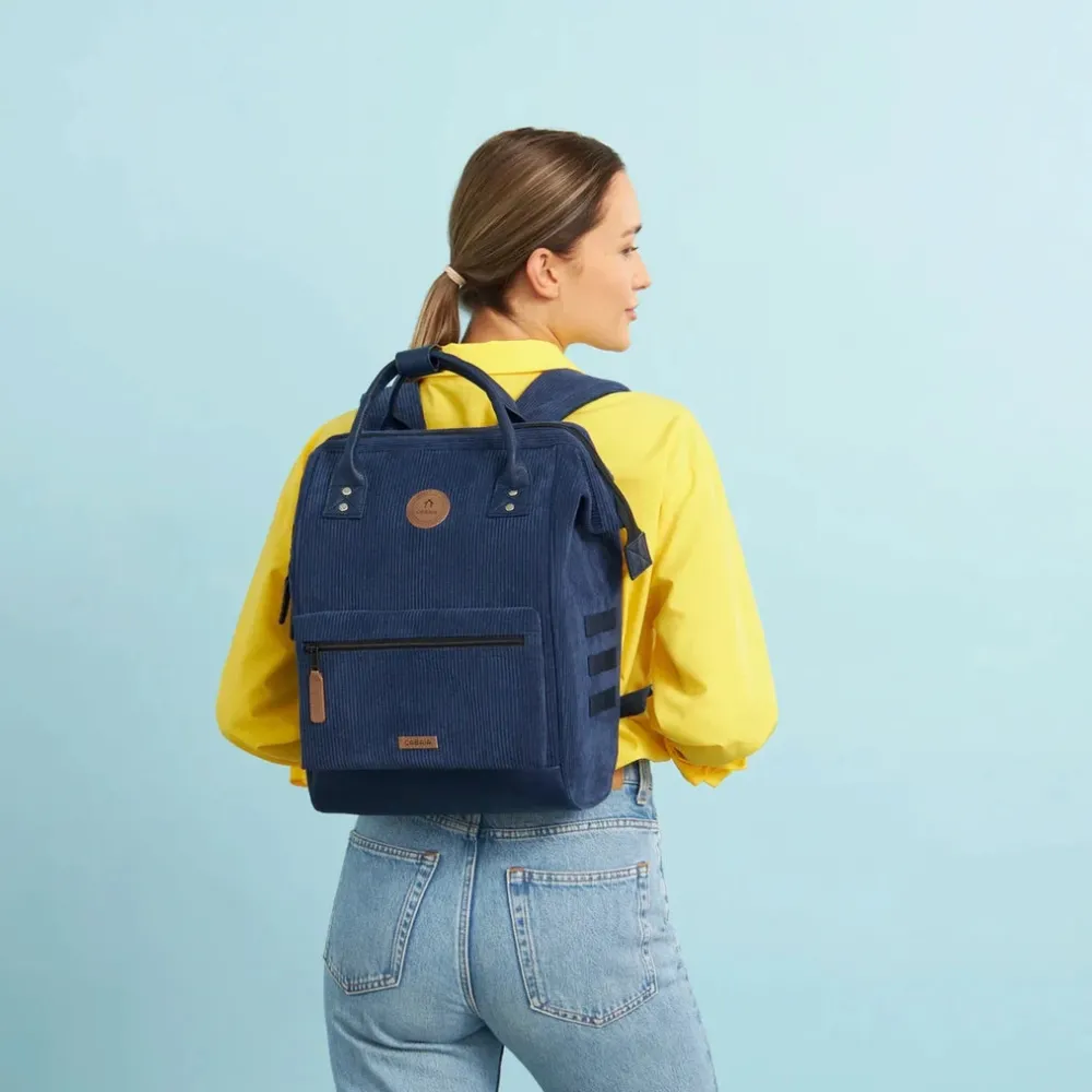 adventurer_m_indianapolis_1.webp Cabaia Adventurer M Indianapolis Blau- Taschen & Rucksäcke