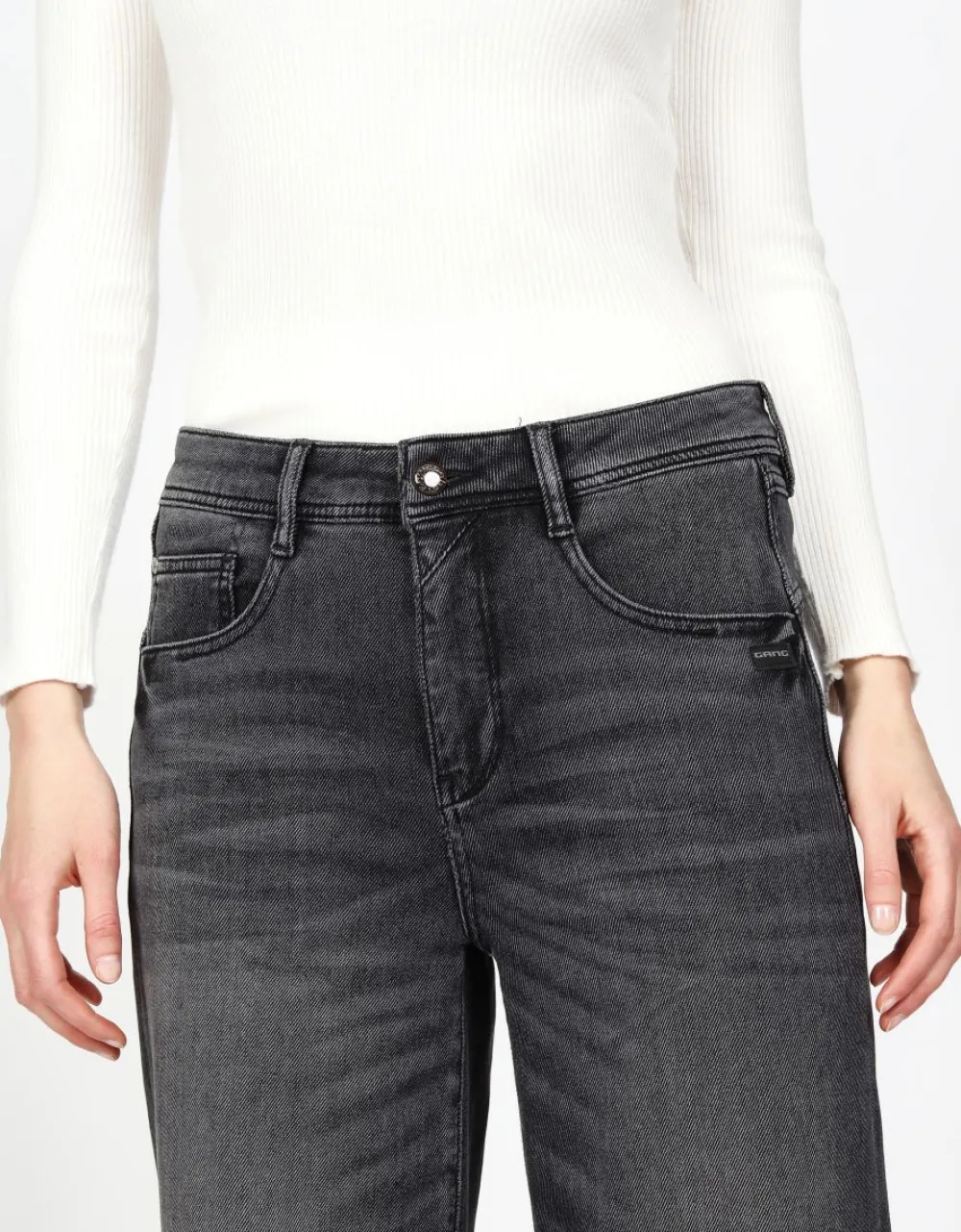 gang_amelie_wide_turegrey_2.webp Gang 94Amelie Wide Turegrey Mid Wash- Jeans