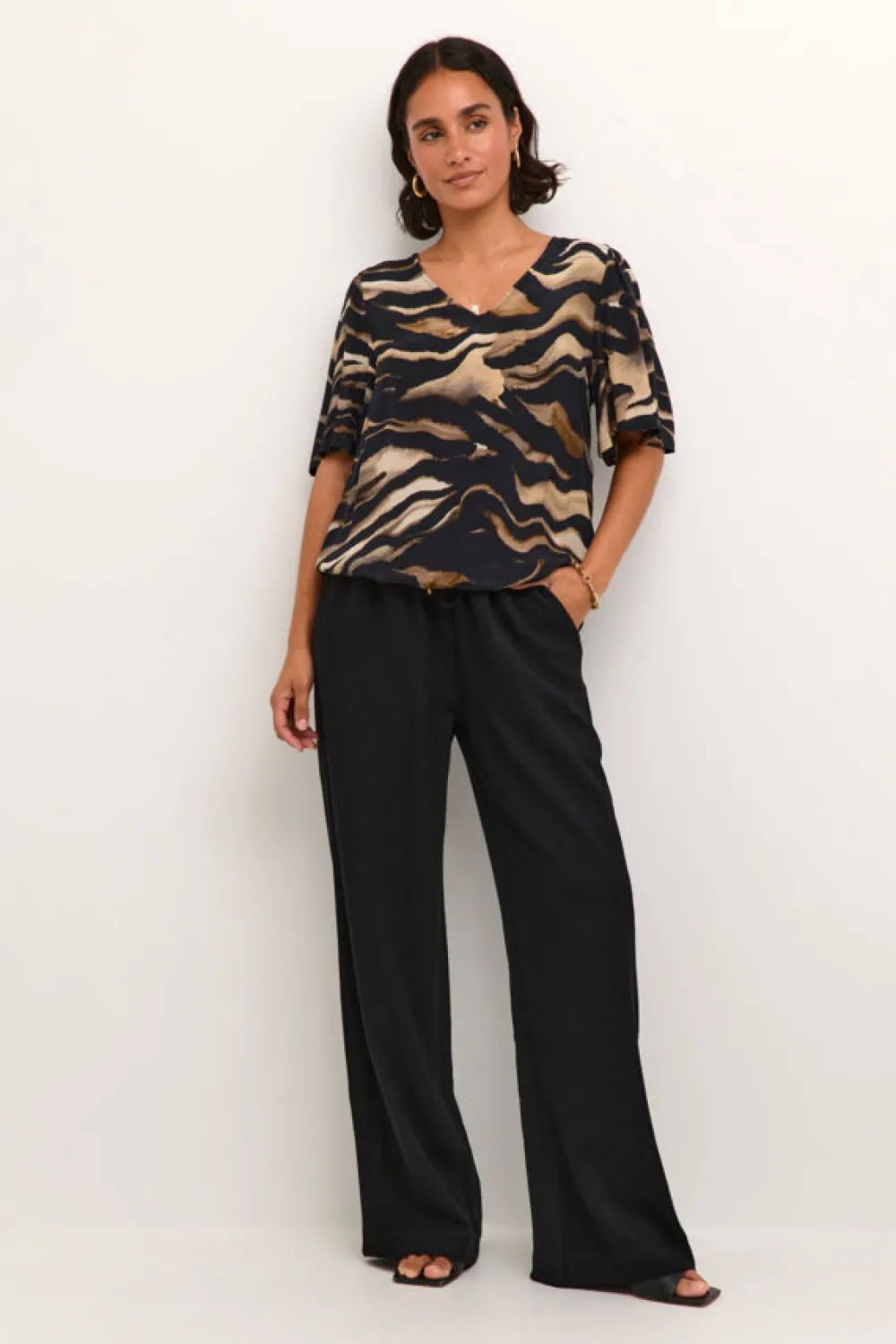 kalaila_blouse_brown_tige_2.webp Kaffee KALaila Blouse Brown Tiger Print- Shirts & Blusen