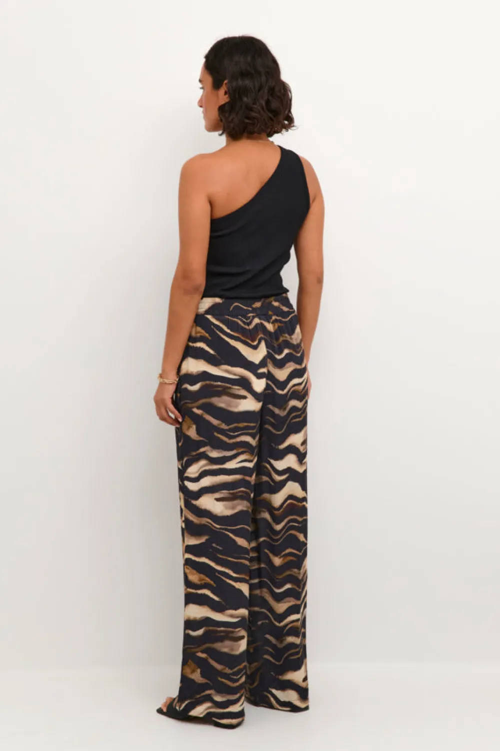 kalaila_pants_black__brow_3.webp Kaffee KALaila Pants Black / Brown Tiger- Hosen