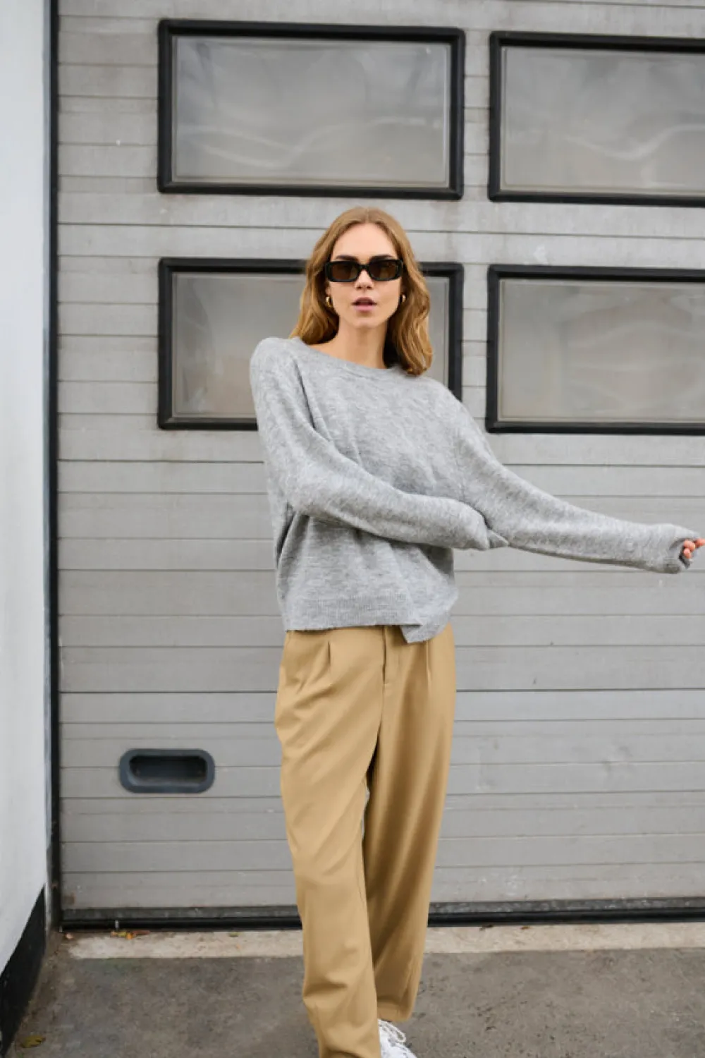 kamalene_open_back_pullov_2.webp Kaffee KAMalene Open Back Pullover Grey Melange- Strick & Cardigans