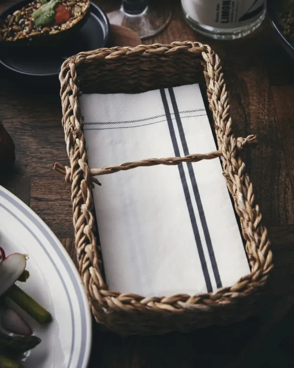 Nicolas Vahe Korb, Naba- Küche & Gedeckter Tisch