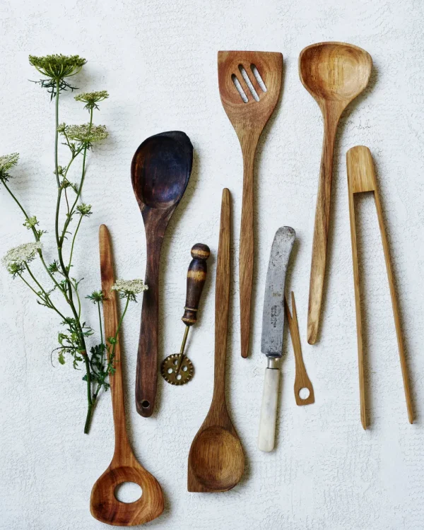 Nicolas Vahe NICOLAS SPOON -- Küche & Gedeckter Tisch