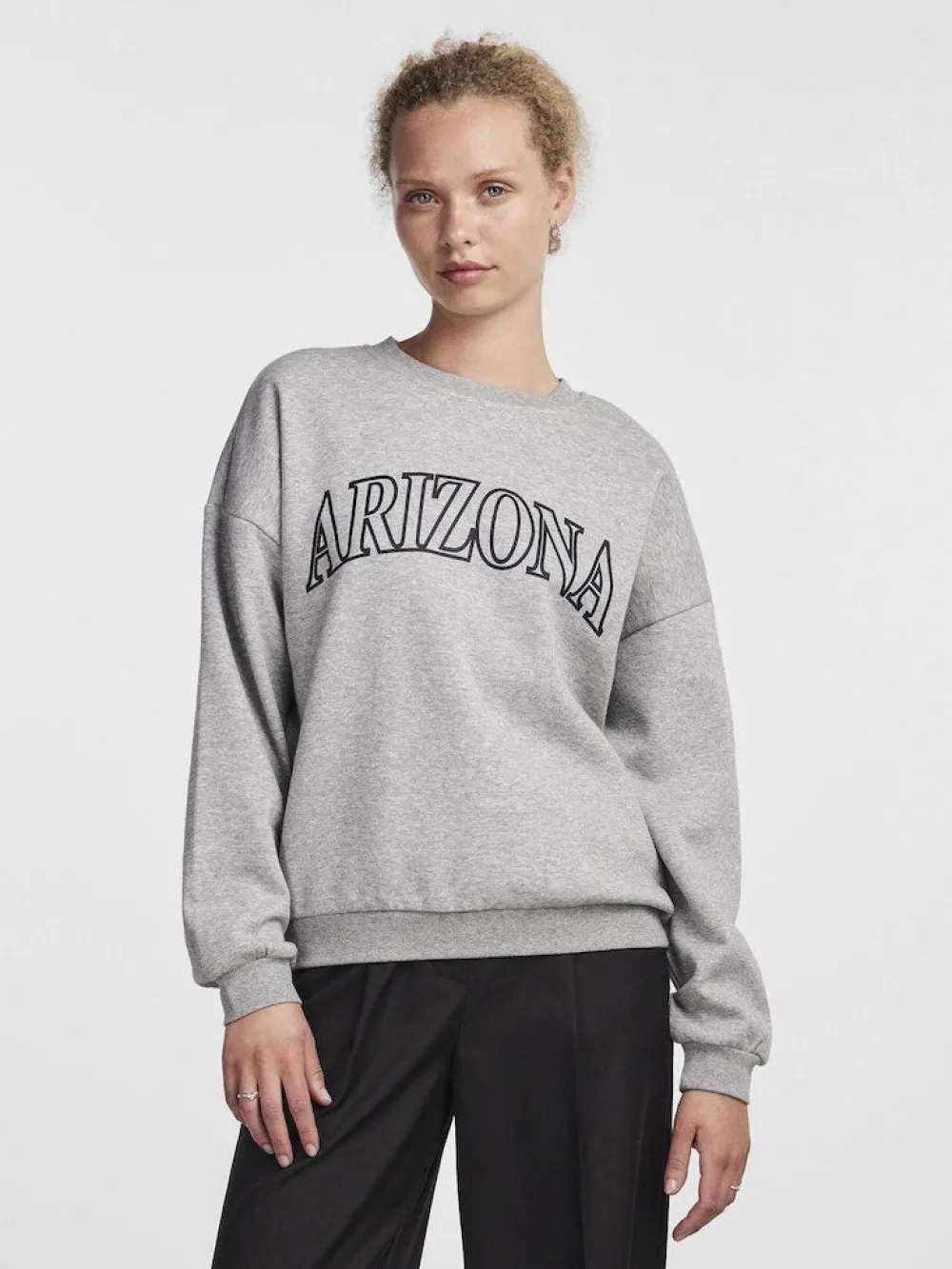 pcfreya_ls_oversize_sweat_1.webp Pieces PCFreya LS Oversize Sweat Grey Melange- Sweatshirts & Hoodies