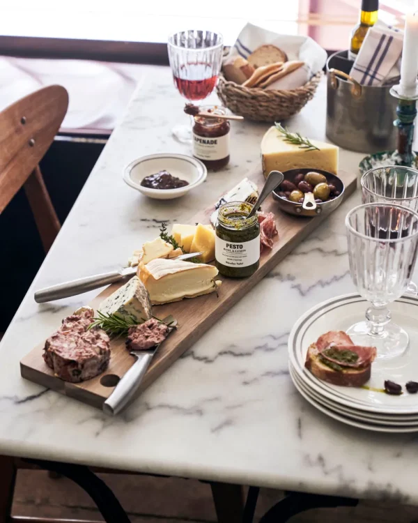 Nicolas Vahe Schneidebrett, Tapas, Natur- Küche & Gedeckter Tisch